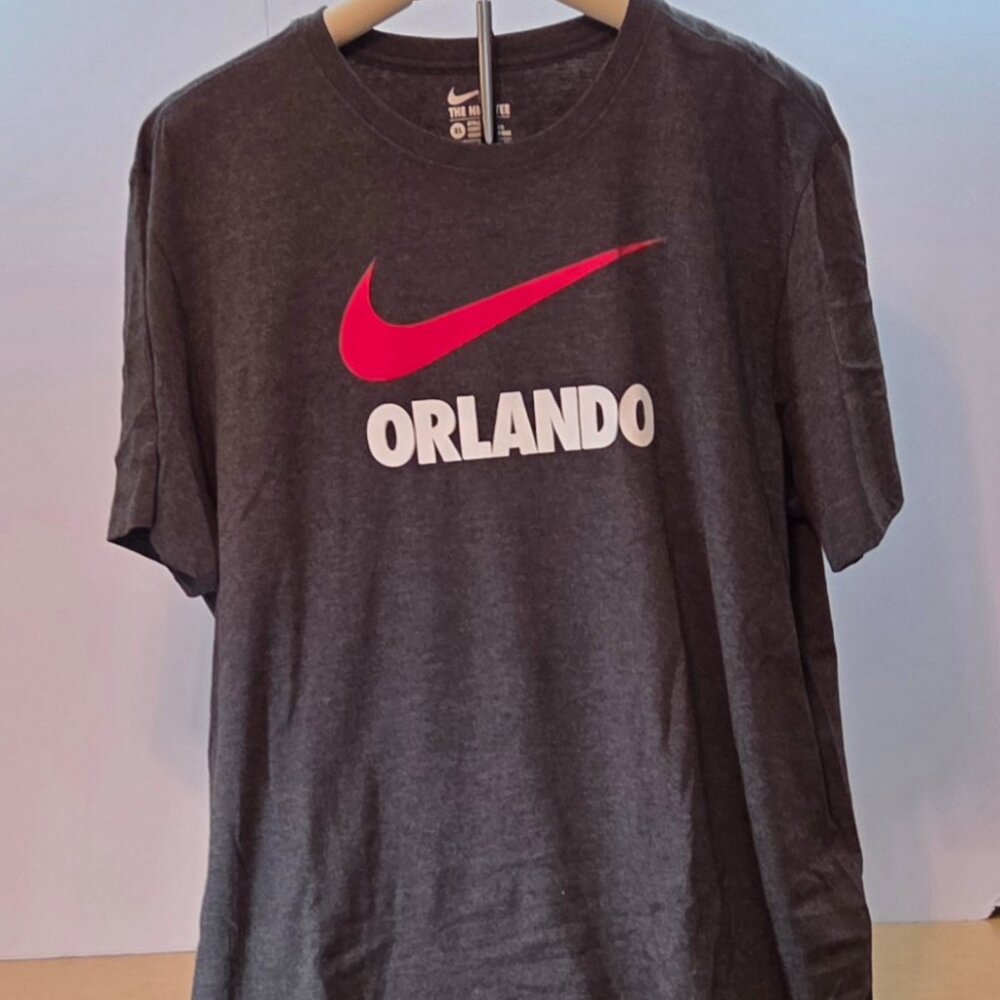 Nike “Orlando” Dark Heather Gray with Nike Swoosh Graphic Tee – Size XL